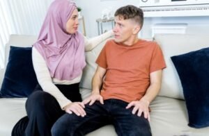 سكس عربي نار محجبة سعودية خادمة تتناك بقوة من رجل أعمال أجنبي في الفندق